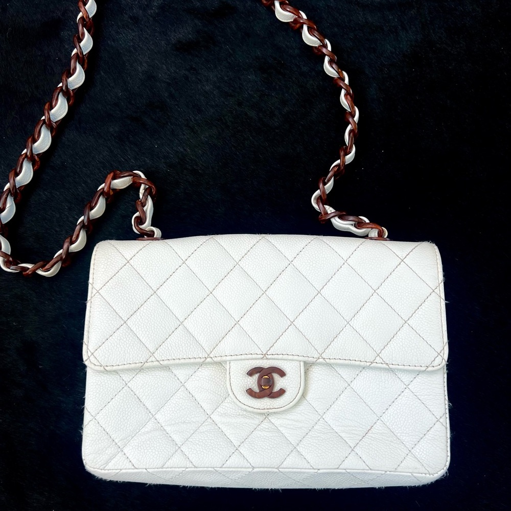 CHANEL classic vintage flap bag, white caviar leather, size medium